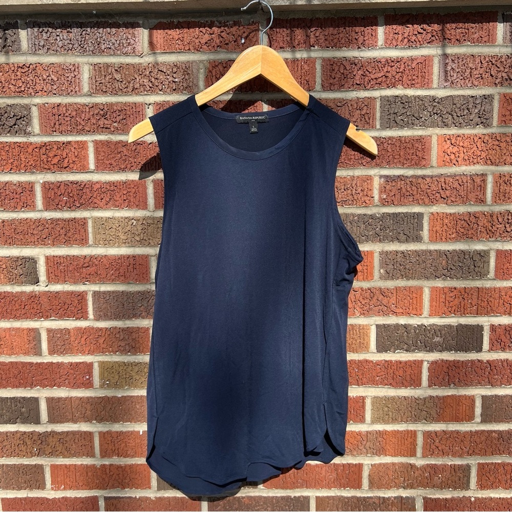 Banana Republic Navy Blue Dolphin Hem Sleeveless Blouse Tank Top